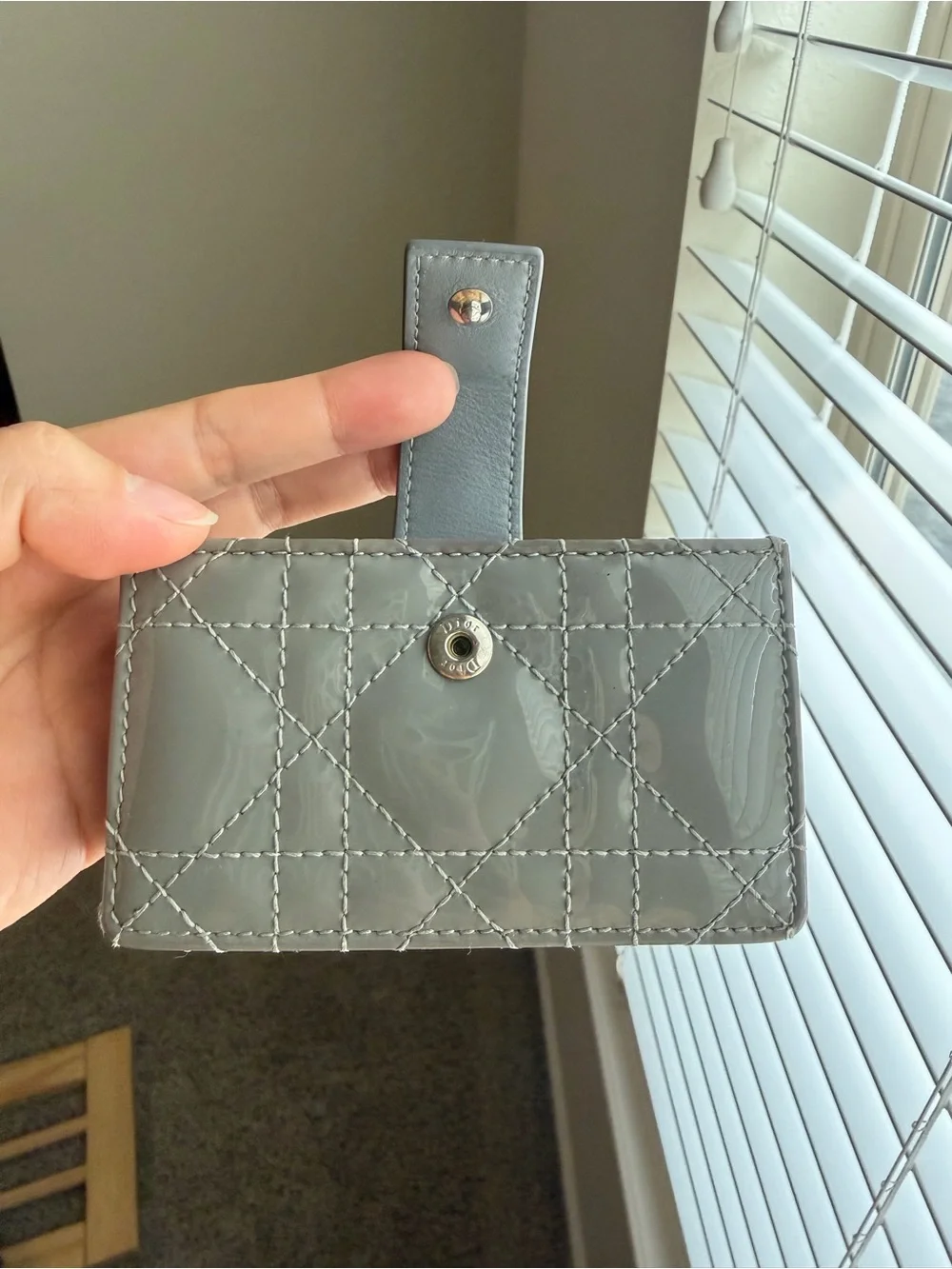 Authentic Christian Dior Lady Dior Grey Patent Cannage 5-Gusset Card Holder